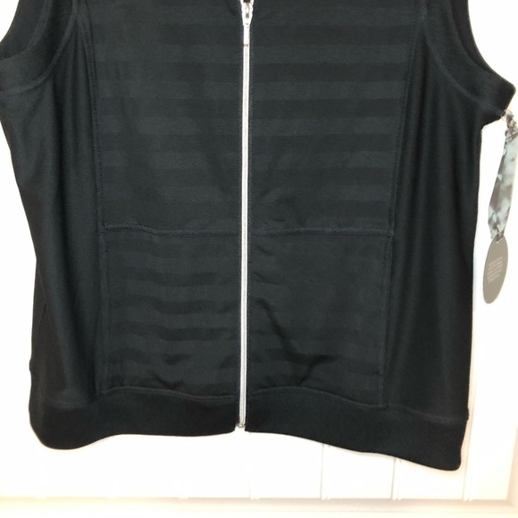NWT Zenergy By Chico’s Black Mesh Sleeveless Zip-Up Vest Size Medium - Picture 3 of 10